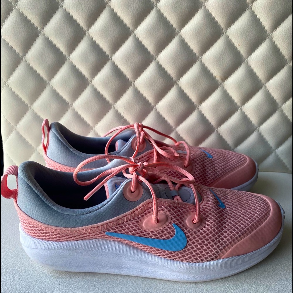 Girls Nike Sneakers